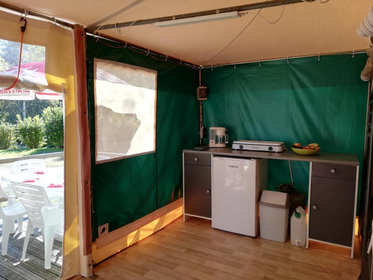 Camping 3 Etoiles - Piscine Chauffee - Vue Montagne Сен-Жирон Экстерьер фото